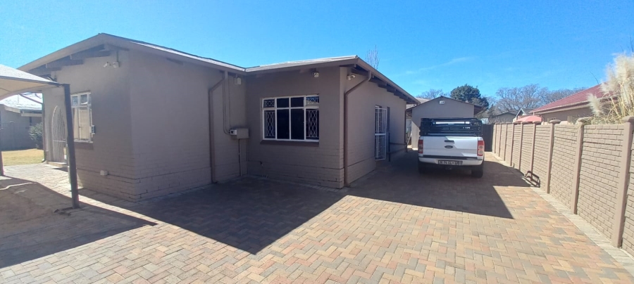 6 Bedroom Property for Sale in Jordania Free State